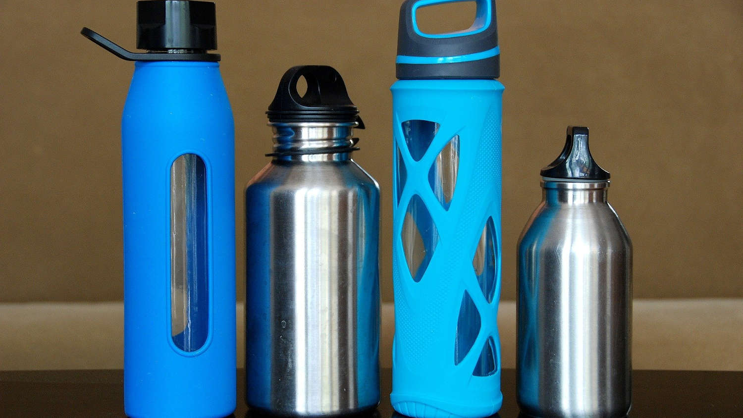 Best Stainless Steel Water Bottles 2022: 8 Reusable Drinking Bottles to Buy